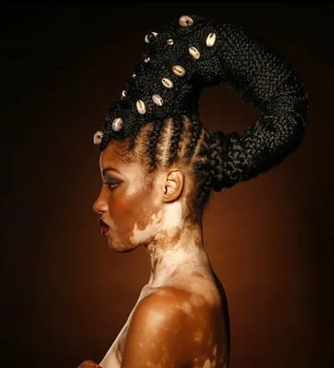 Artistic Afro-textured hair design